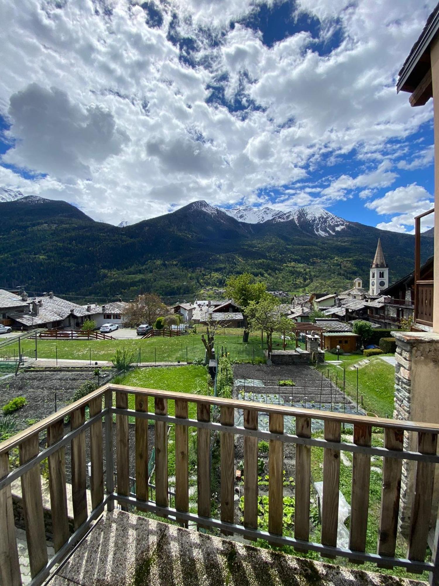 Casa Vacanze A ラ・サル エクステリア 写真